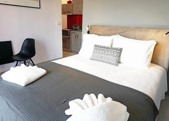 C-home In The Heart Of Chania 아파트 *