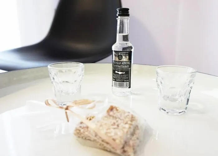 C-home In The Heart Of Chania 아파트